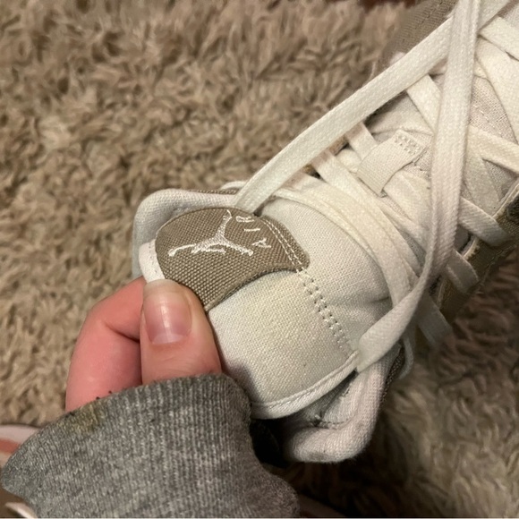 Nike White and Pink Sneakers - Picture 7 of 7